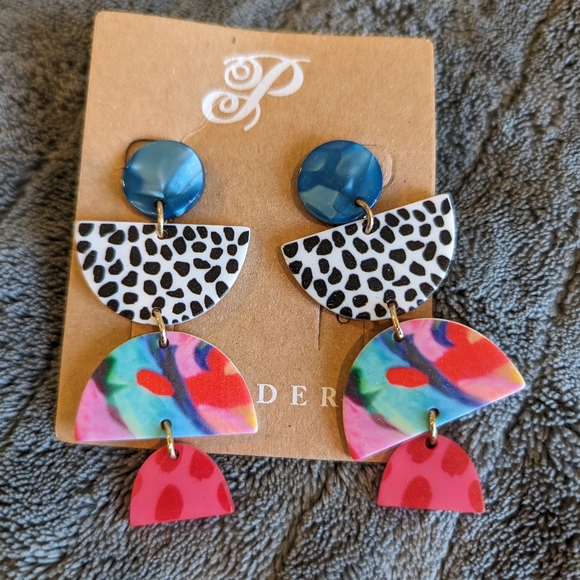3 new pairs of earrings from Plunder. Yellow, gold and 80's. - Picture 6 of 7